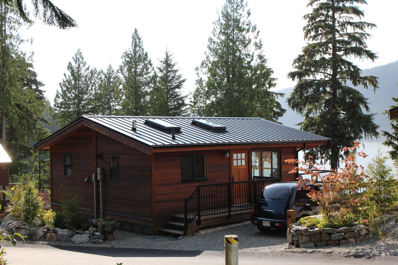 Tilby'S Rainbow Cottage Port Renfrew Buitenkant foto