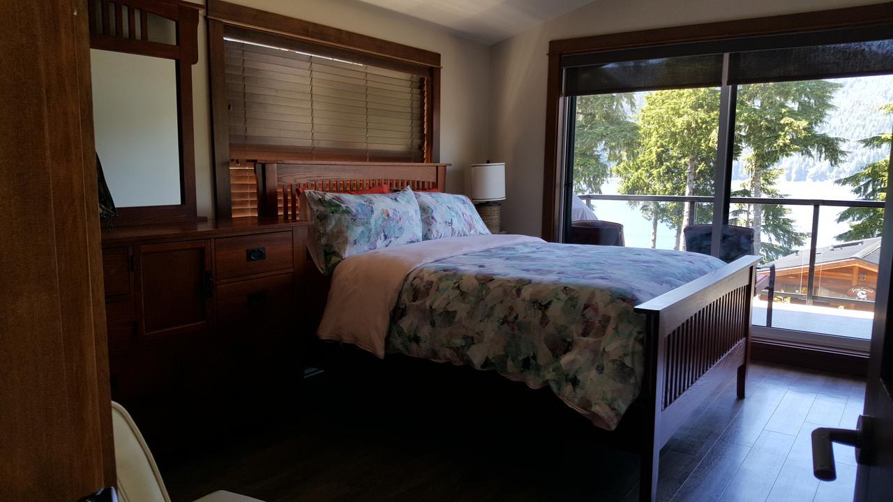 Tilby'S Rainbow Cottage Port Renfrew Buitenkant foto